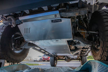 Load image into Gallery viewer, Element TACOMA ALUMINUM TRANSFER CASE (TC) SKIDPLATE 05-21
